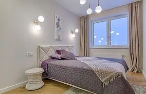 Kinkiety ceramiczne – stylowe rozwiązanie do salonu i sypialni
